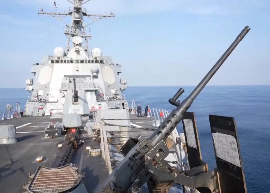 جنگنده های آمریکایی از ناو هواپیمابر آیزنهاور در دریای سرخ برای حمله به مناطقی در یمن برخاستند.