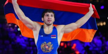 Malkhas Amoyan defeats Turkish wrestler becoming three-time European champion