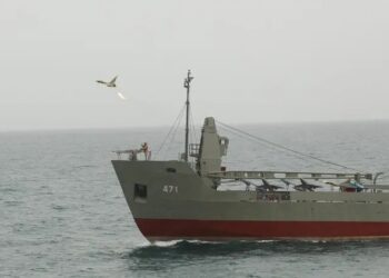 إيران تهدد: سنرد بالمثل إذا احتجزت سفننا في البحر