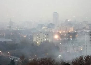 تلوث الهواء في 4 مدن في الأحواز ، مسجد سليمان باللون الأحمر