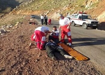 وفاة وإصابة 9 من موظفي مؤسسة الماء والكهرباء في إقليم الأحواز جراء حادث سیر