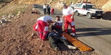 وفاة وإصابة 9 من موظفي مؤسسة الماء والكهرباء في إقليم الأحواز جراء حادث سیر