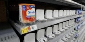 حليب الاطفال  معضلة إضافية على كاهل اهالي الفلاحية