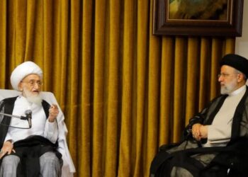 نوري همداني لـ رئيسي: أينما ذهبت، يتحدث الناس عن مدى غلاء الحياة وصعوبتها