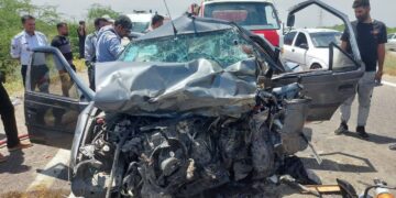 حادث بشع و وفاة ثلث أشخاص  في حادث سير على طريق الأحواز _عبادان