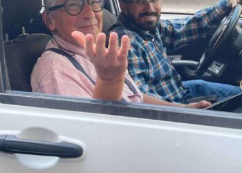 صادق زیباکلام  فعال سیاسی اصلاح‌طلب به زندان رفت