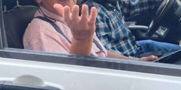 صادق زیباکلام  فعال سیاسی اصلاح‌طلب به زندان رفت