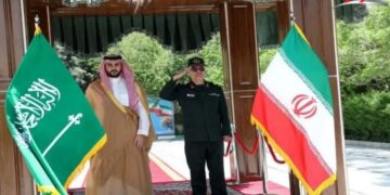 وزير الدفاع السعودي الأمير خالد بن سلمان يصل إلى طهران